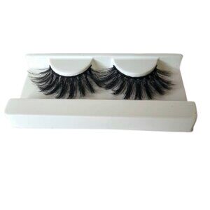 New False 3D Lashes – Style & Brand Unknown